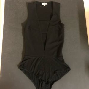 Storee black bodysuit sleeveless